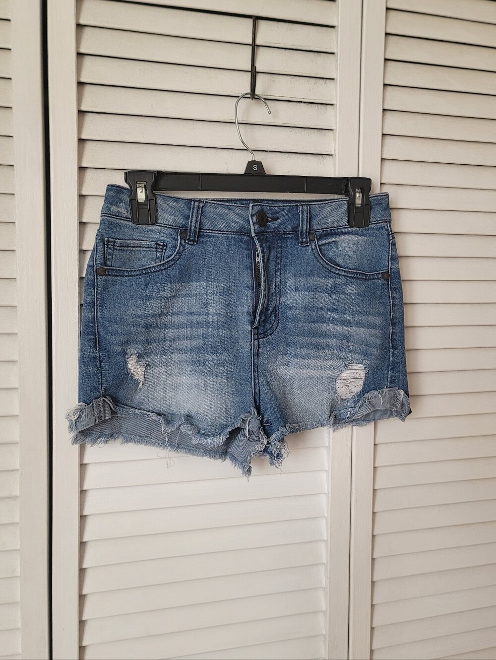 REFUGE Ripped Jean Shorts, Size 2 - Picture 2 of 6